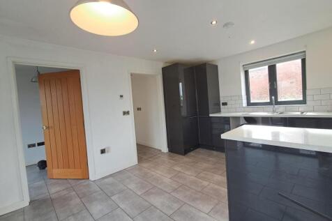 Kitchen new (3).jpeg