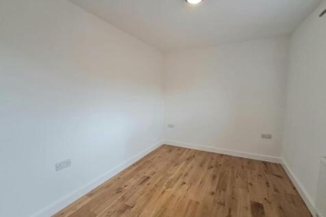 Bedroom new (2).jpeg