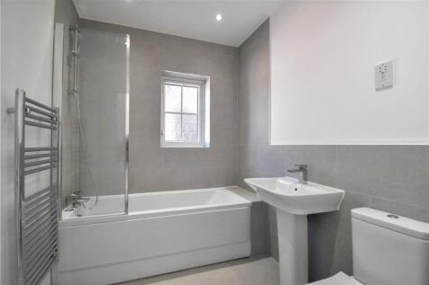Plot 19 Main Bath