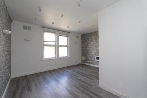 Lounge 1.1.JPG