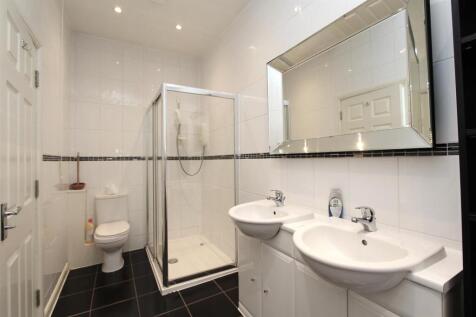 Bathroom 1.JPG