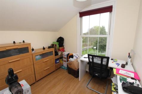 Single Bedroom.JPG