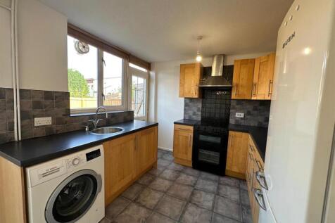 Kitchen 2.jpg
