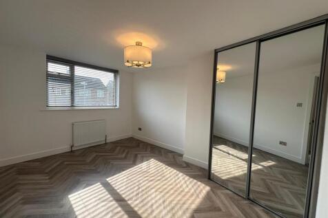 Bedroom 1.jpg