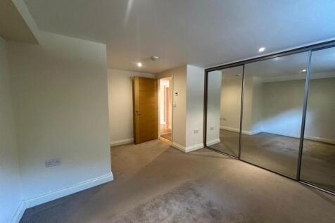 Bedroom 1.jpg