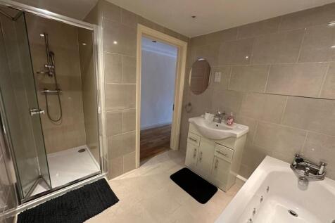 Bathroom 1.2.jpg
