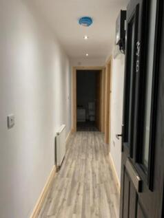 Hallway2.jpg