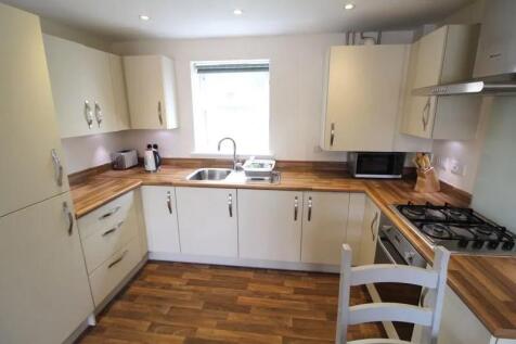 Kitchen1..jpg