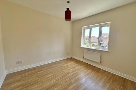 Bedroom 1.jpg