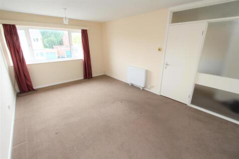 IMG_2402 - Living room 3.jpg