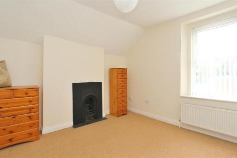 Bedroom 1.JPG