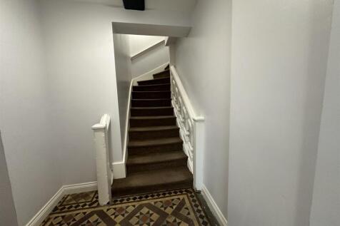 Entrance Hallway.jpg