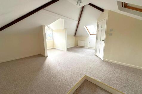 Bedroom 1.jpg