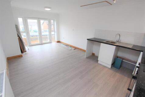 IMG_7576 - Livingroom - Kitchen.jpg