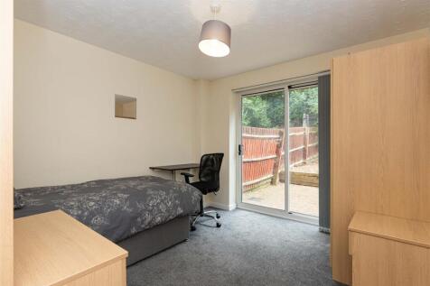 29 Bullrushes Close.jpg