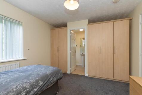 29 Bullrushes Close-10.jpg