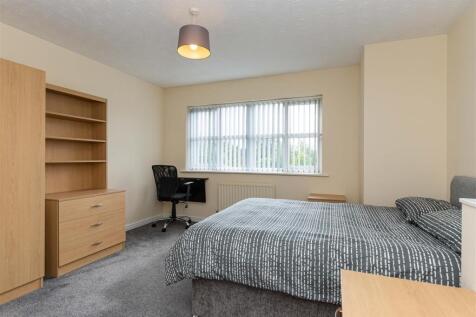 9 Lakeside Close.jpg