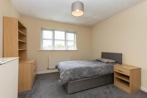 9 Lakeside Close-3.jpg