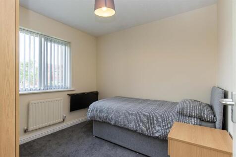 9 Lakeside Close-4.jpg
