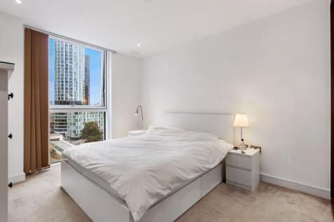 .bedroom photo 1