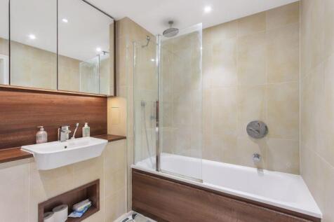 .bathroom photo 2