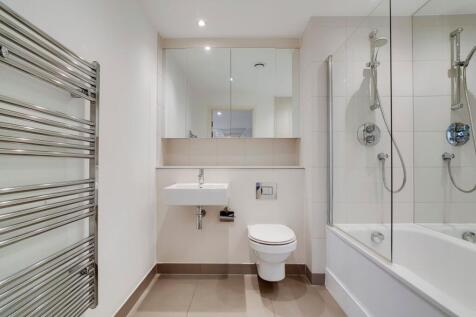 16_Bathroom_9