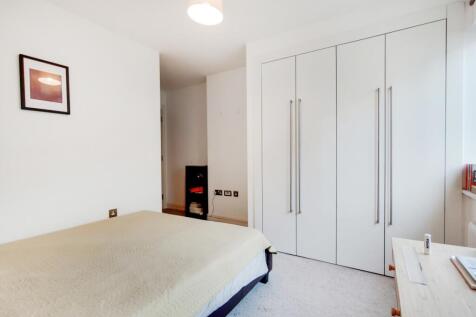 4_Master Bedroom-0