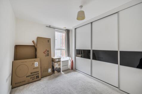 1359200-5-68da2cd...