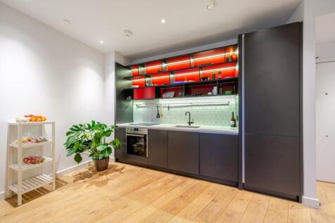 1385688-20-692cc5...