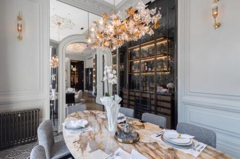 107Queensgate_din...