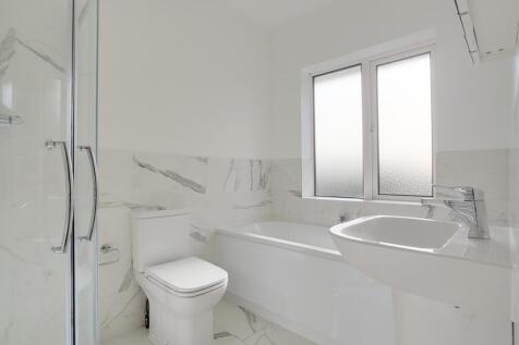18_Master_Ensuite_1
