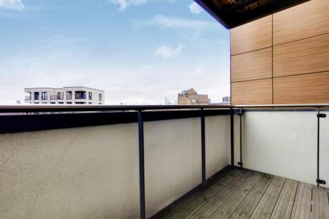 3_Balcony-2