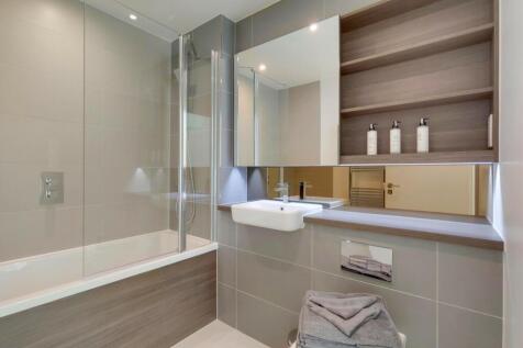 5_Main Ensuite-0