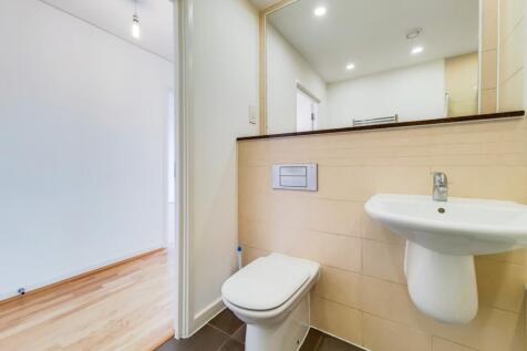 5_Bathroom-1
