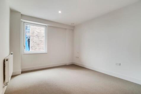 9_Bedroom_5