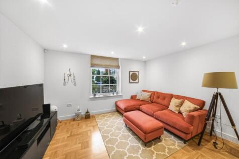 Garland Court 