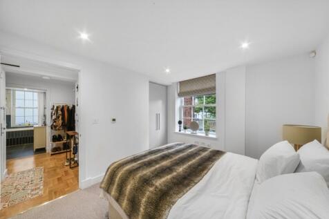 Garland Court 