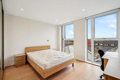 30 Ravilious Hous...