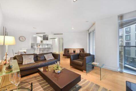  Courtyard Apartm...
