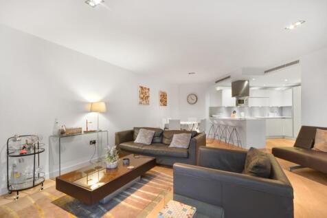  Courtyard Apartm...