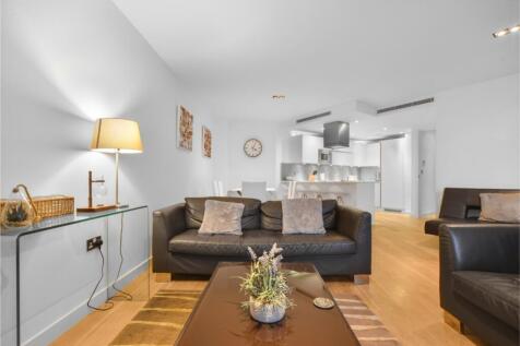  Courtyard Apartm...