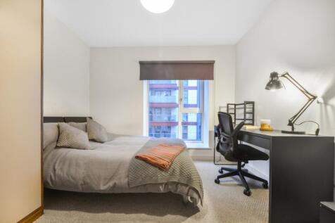  Courtyard Apartm...