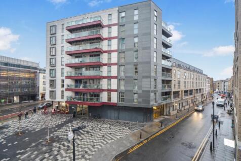  Courtyard Apartm...