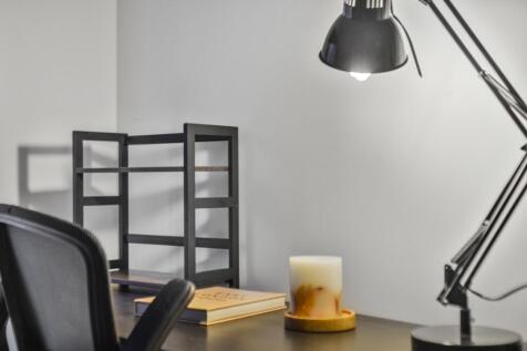 Courtyard Apartm...