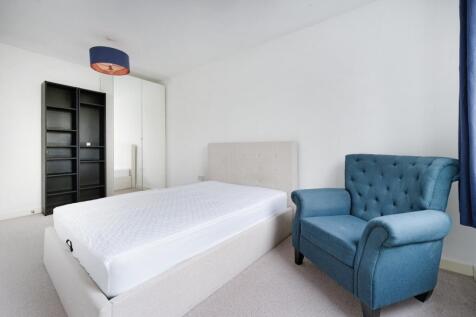 Second Bedroom (2)
