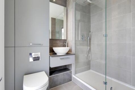 14_Master_Ensuite_8
