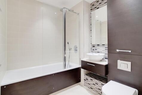 16_Bathroom_1