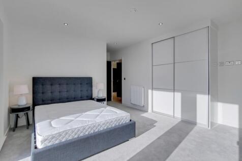 5_Master Bedroom-0