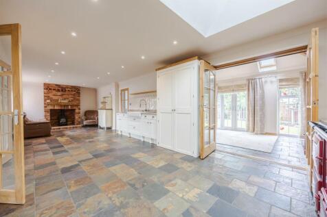 Kitchen diner