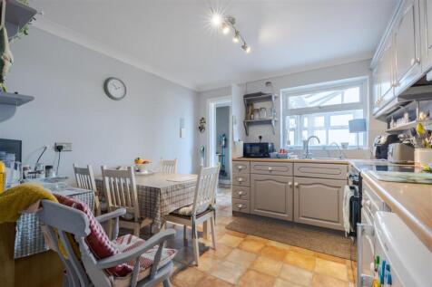 Kitchen breakfast room